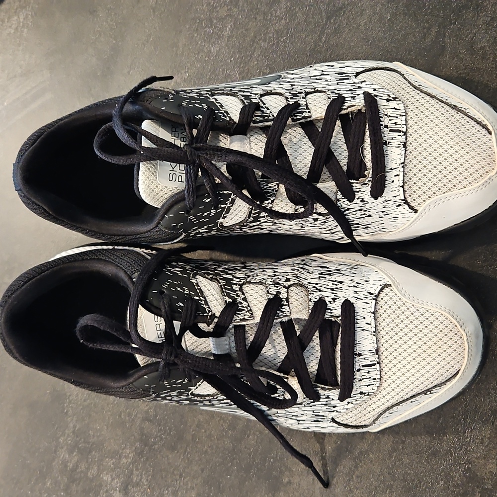 Sketchers pickleball tennis court shoes